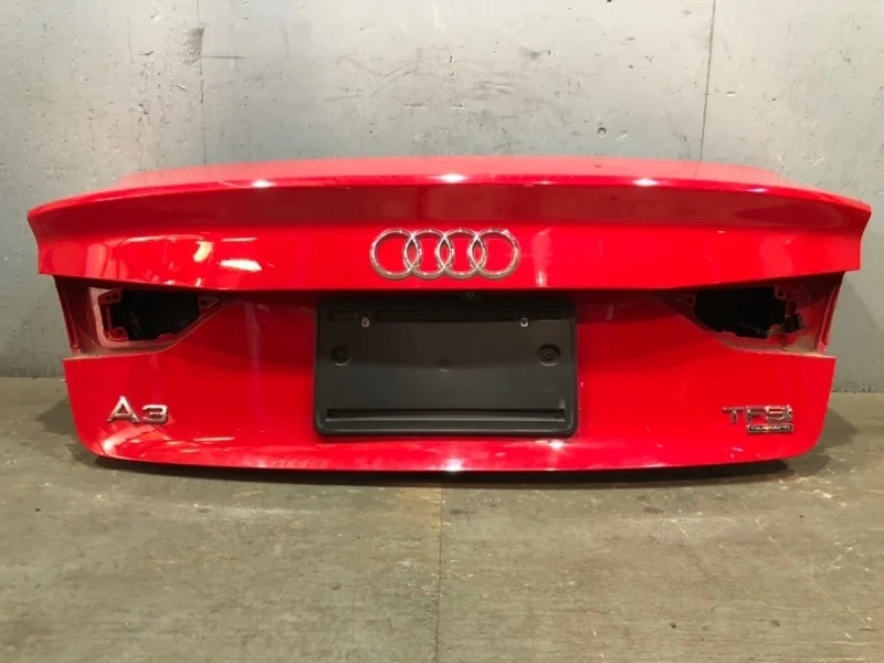 Крышка багажника Audi A3 8V