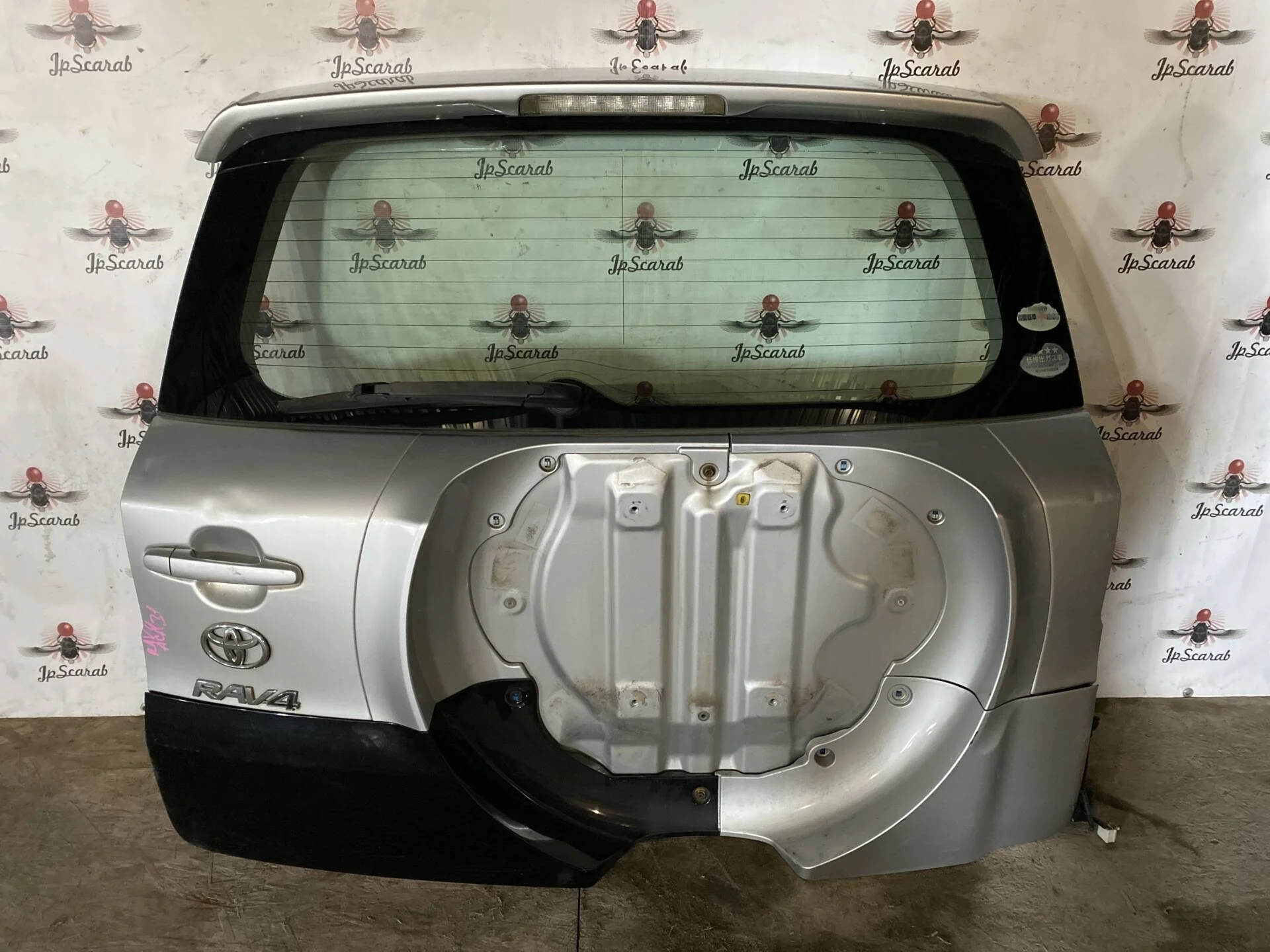 Крышка багажника Toyota RAV4 ACA30, ACA31