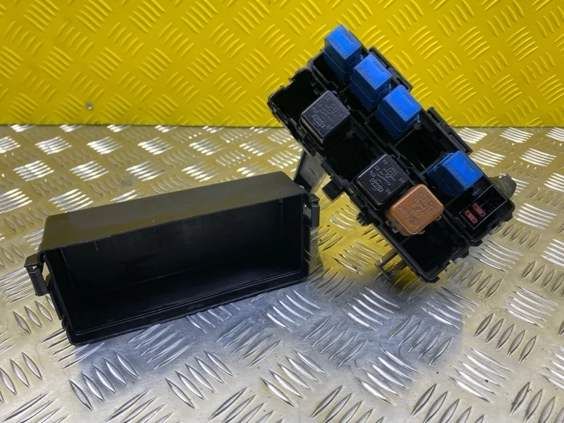 Блок предохранителей Nissan Navara (D40) 2004-2015 2007