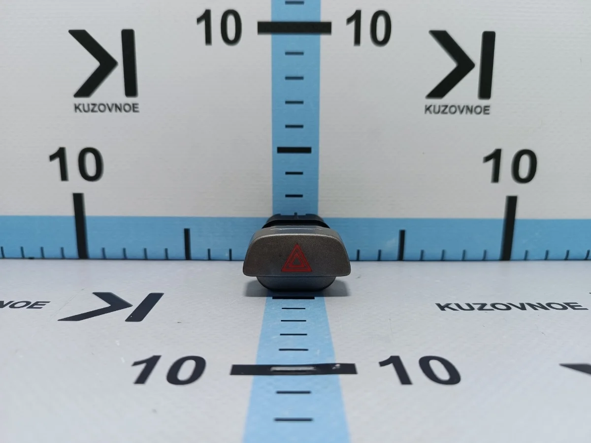 Кнопка аварийной сигнализации Ford Focus 2008 CB4