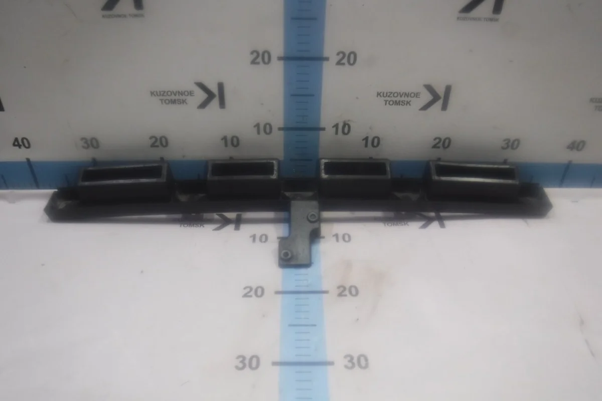Кронштейн бампера Ford Focus 2008 CB4