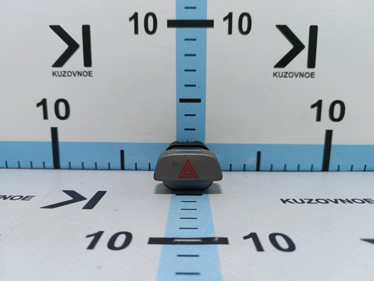 Кнопка аварийной сигнализации Ford Focus 2010 CB4