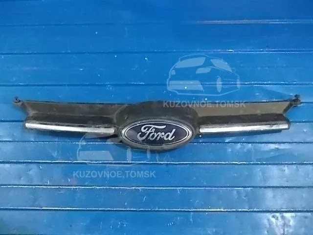 Решетка радиатора Ford Focus 2015 CB8
