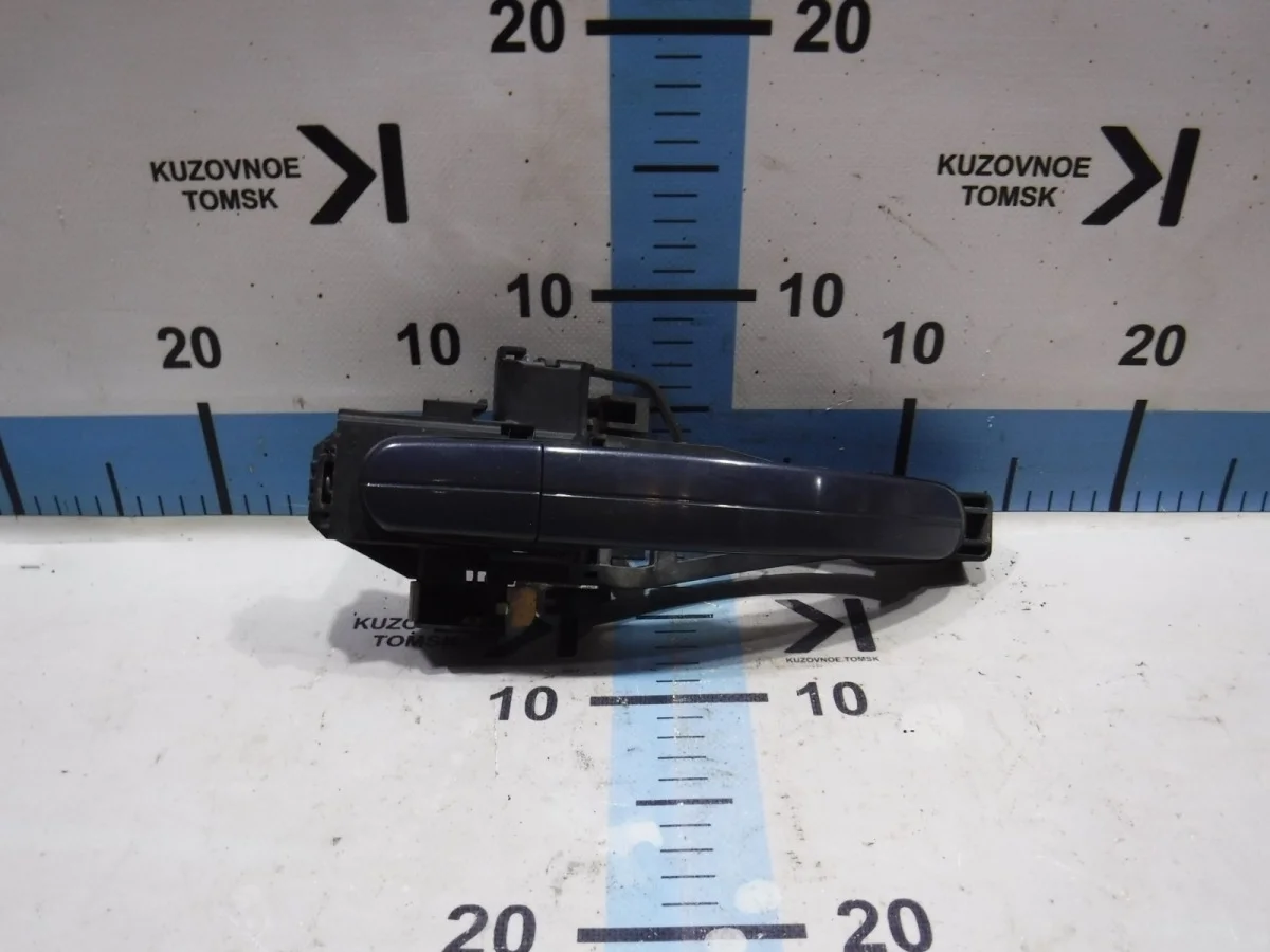 Ручка двери внешняя Ford Focus 2011 CB8