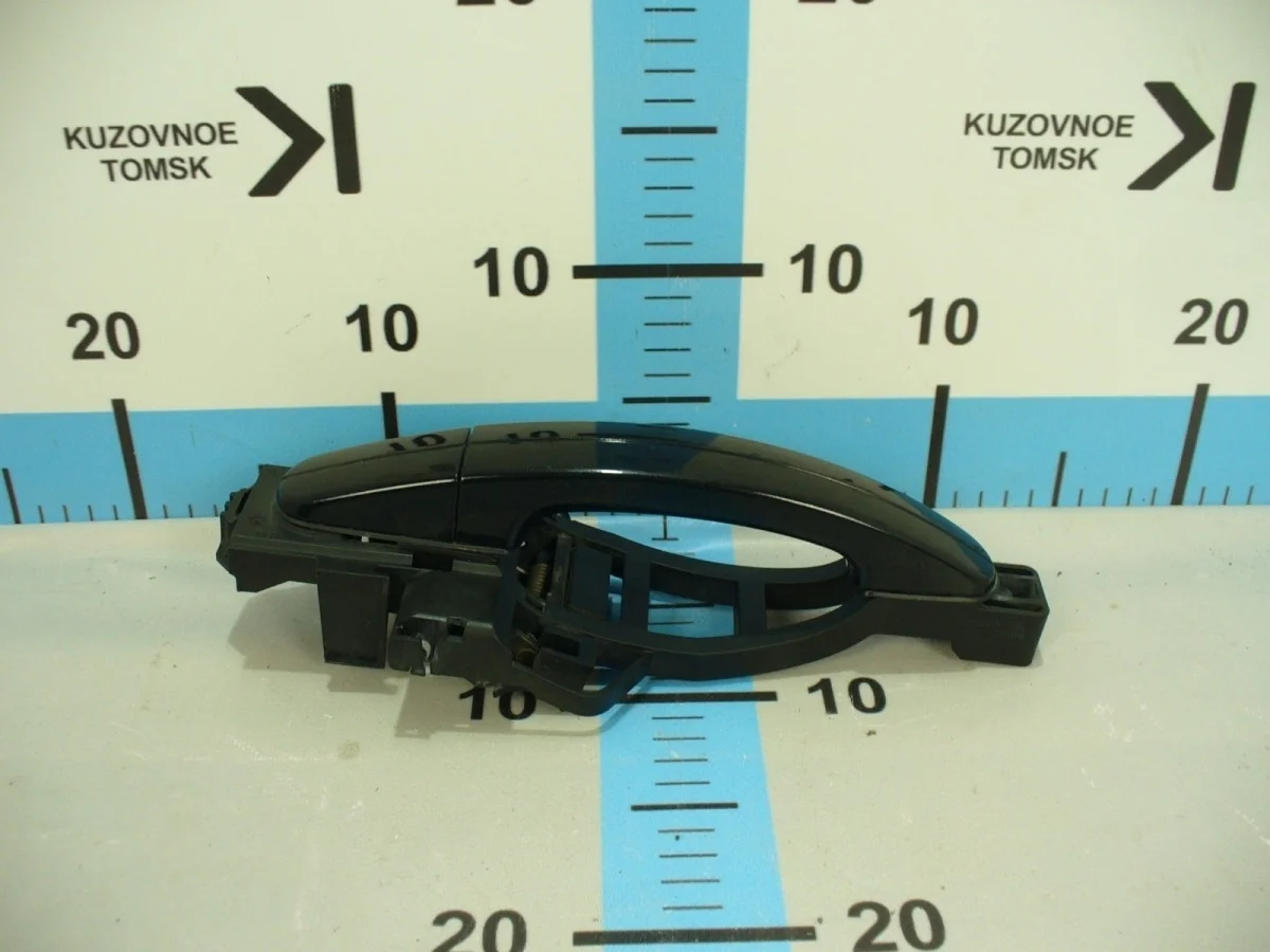 Ручка двери внешняя Ford Focus 2012 CB8