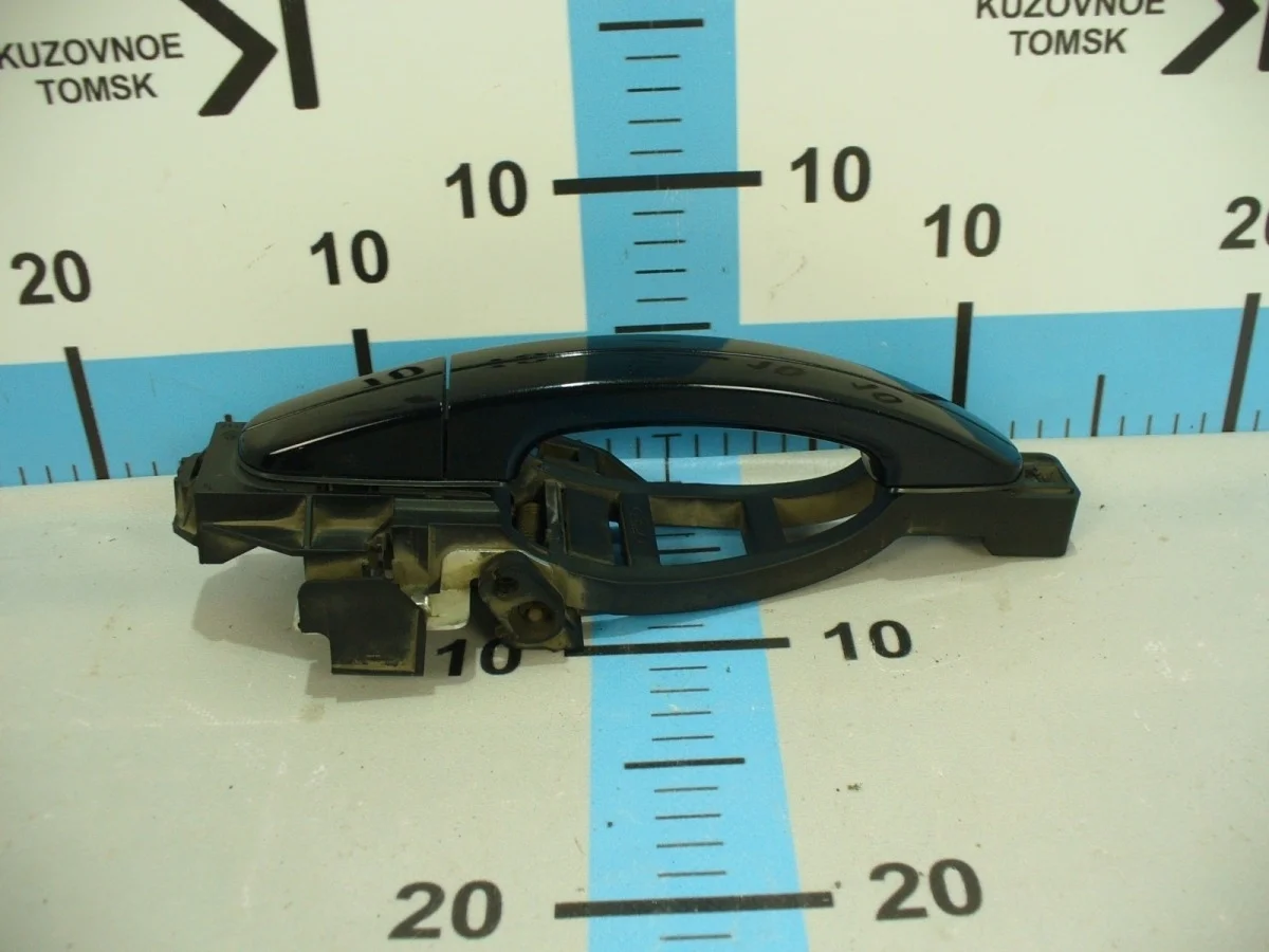 Ручка двери внешняя Ford Focus 2012 CB8