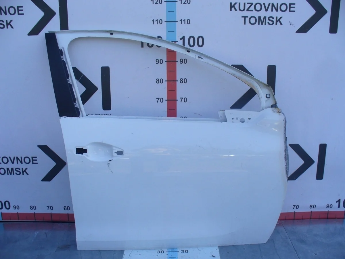 Дверь Peugeot 208 2013 CC