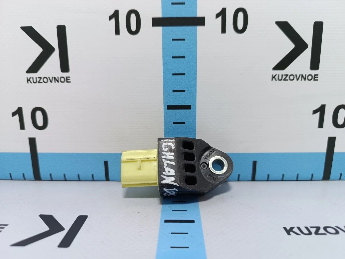 Датчик air bag Toyota Highlander 2013 XU40