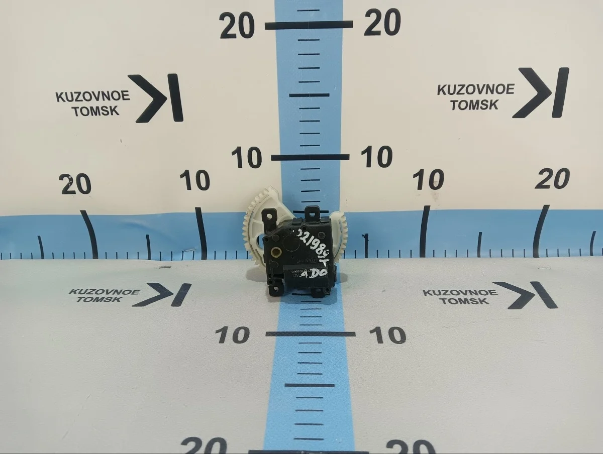 Моторчик заслонки отопителя Toyota Land Cruiser Prado 2009 J150