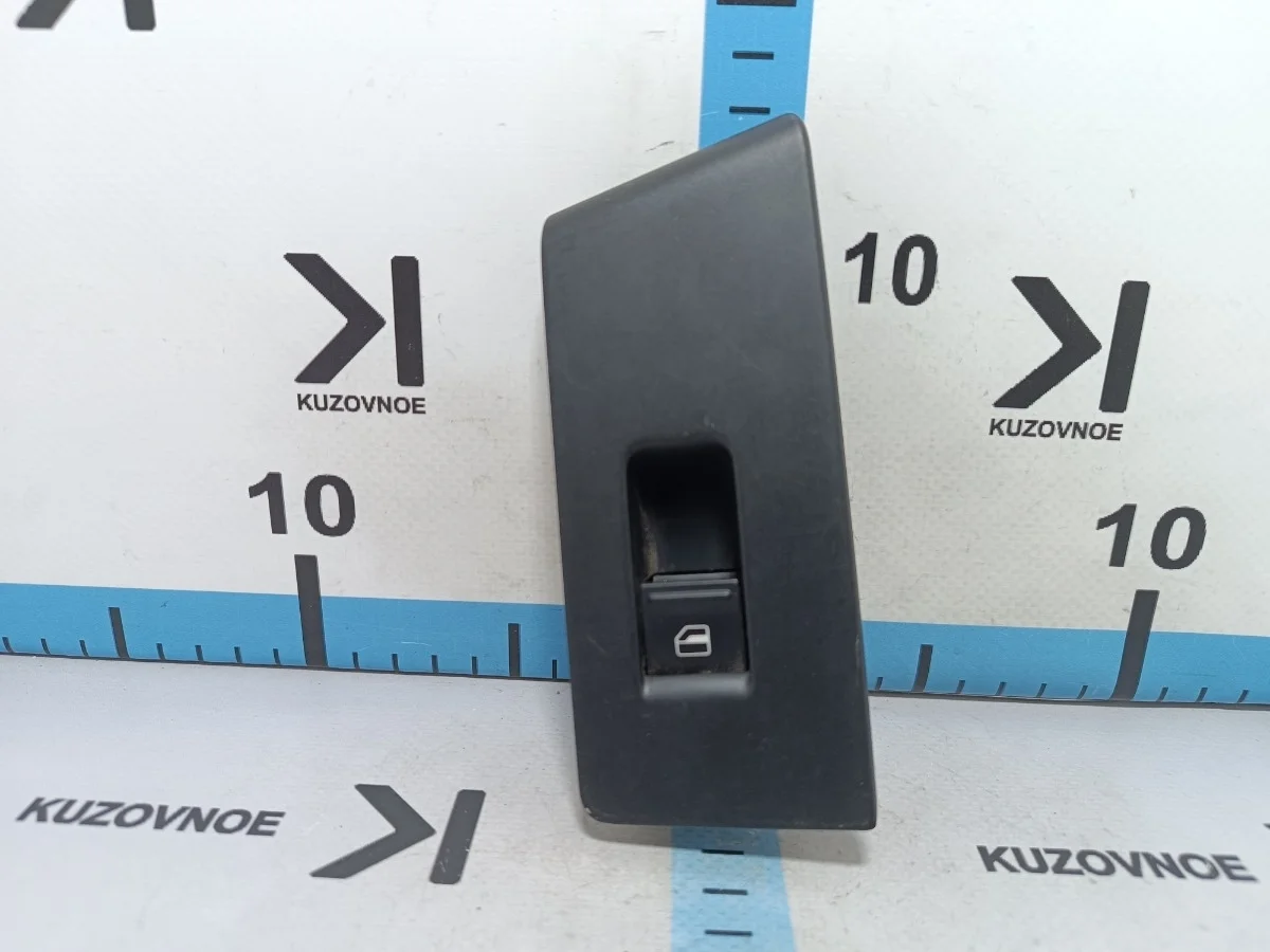 Кнопка стеклоподъемника Volkswagen Passat 2012 362