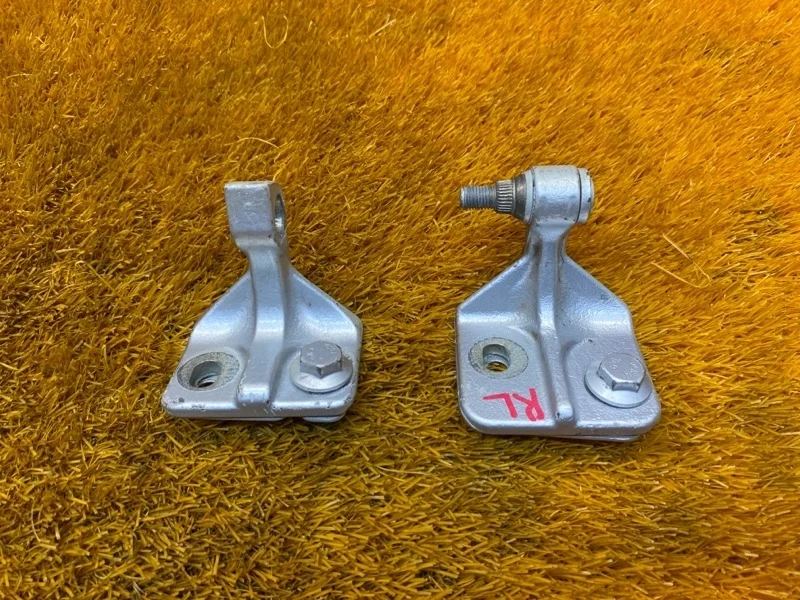 Петля двери Mercedes-Benz -Class 2006 W203