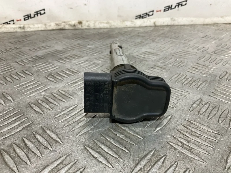 Катушка зажигания Audi A4 07K905715D B7 2.0