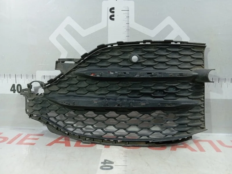 Решетка бампера передняя правая Mercedes Gle V167