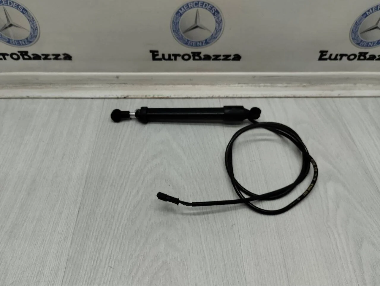 Датчик положения крышки багажника Mercedes X164