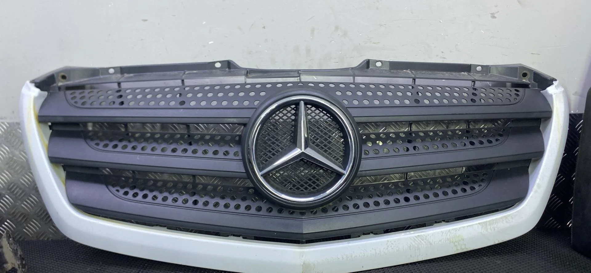 Решетка радиатора Mercedes-Benz Sprinter
