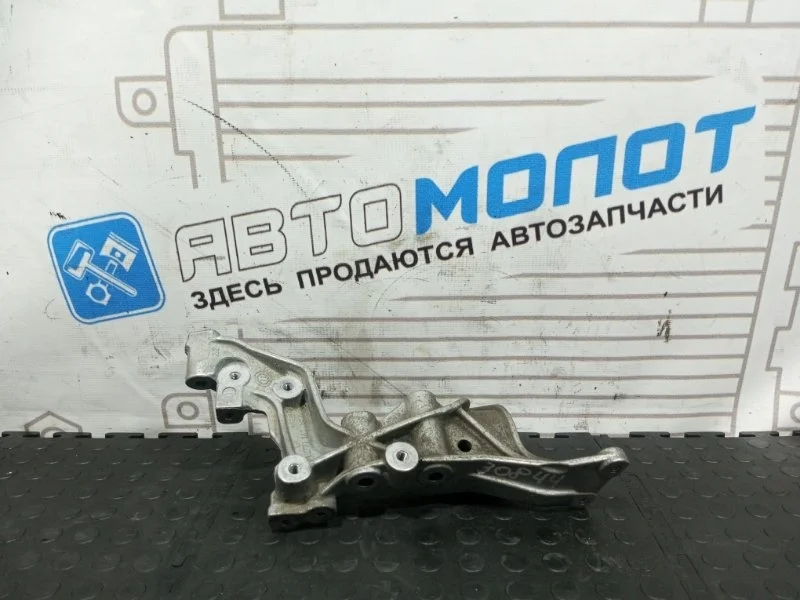 Крепление клапана EGR Mercedes-Benz C-Class W204