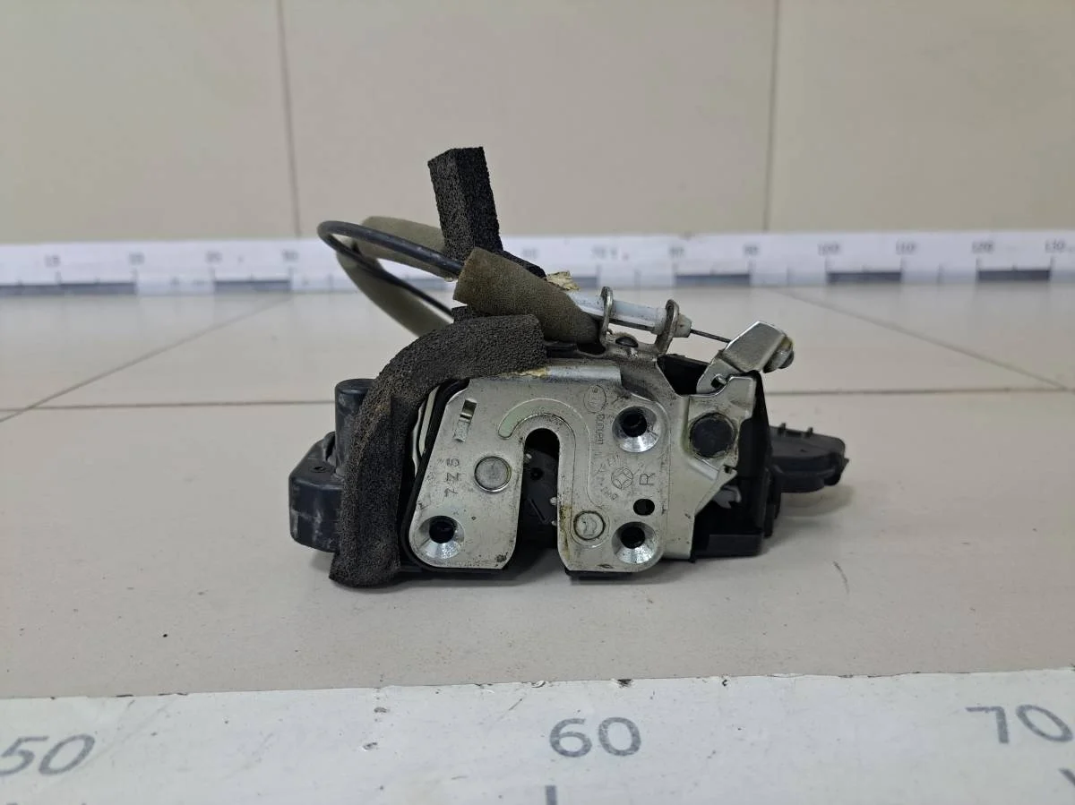 Замок двери передней правой Nissan X-Trail T31 2007-2014