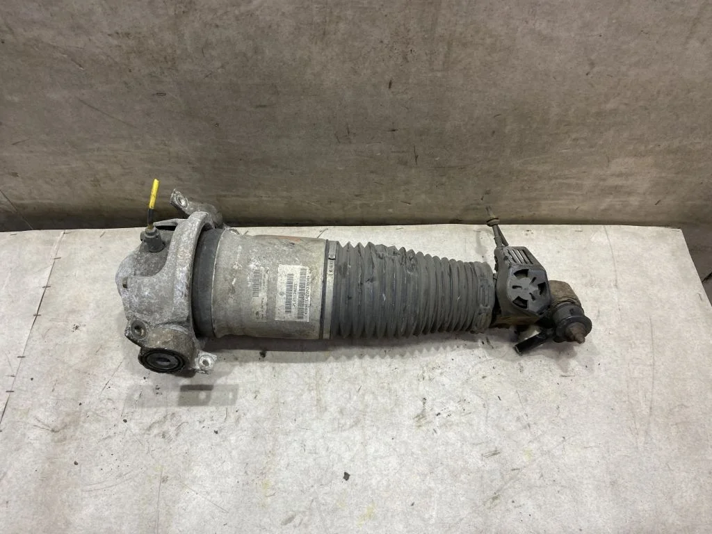 Амортизатор задний правый VW Touareg