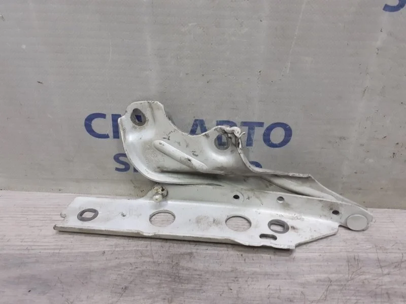 Петля капота Audi A6 2014 4G8823301E C7 3.0 CGW, левая