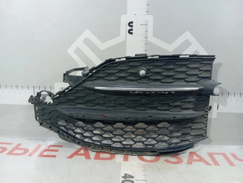 Решетка бампера передняя правая Mercedes Gle V167