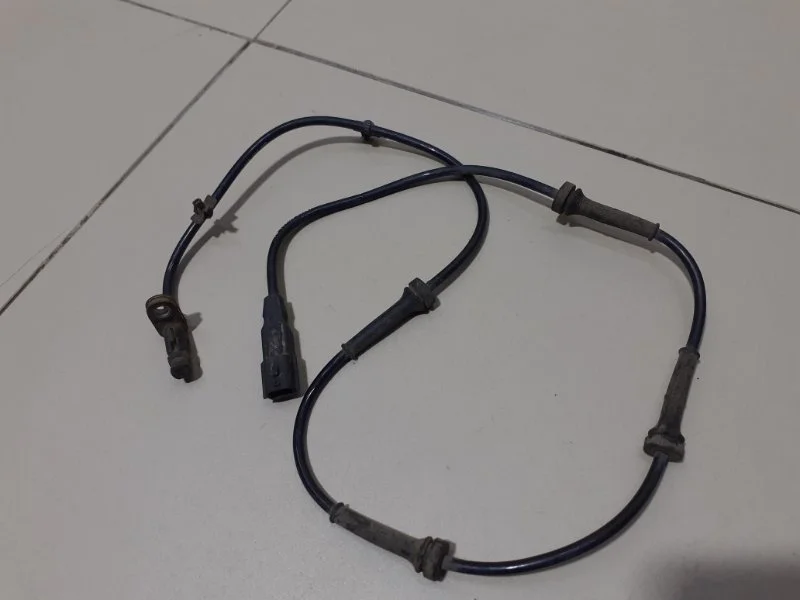 Датчик ABS задний Nissan Qashqai+2 JJ10 MR20DE