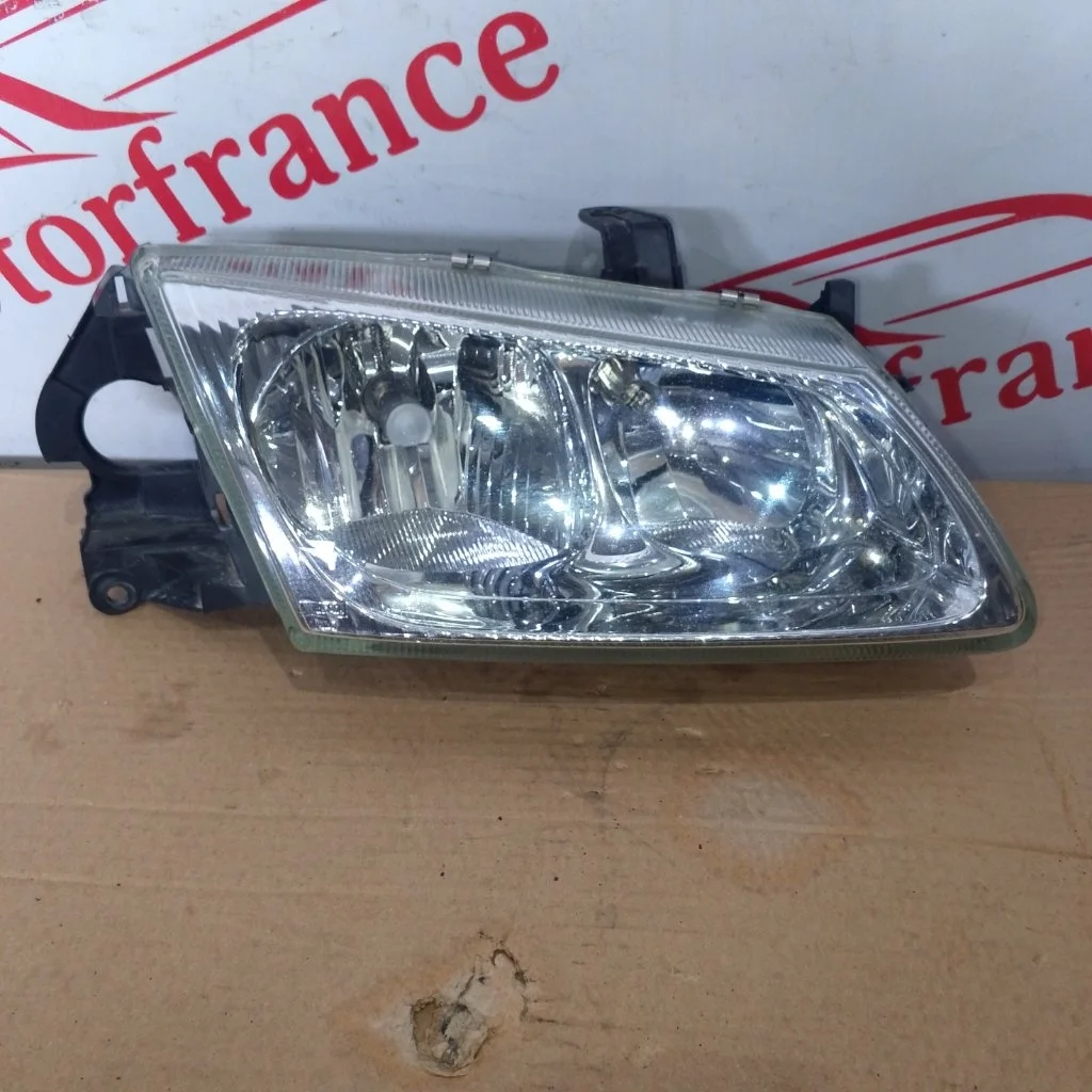 Фара галогеновая Nissan Almera 2002 26010BN011 N16, правая