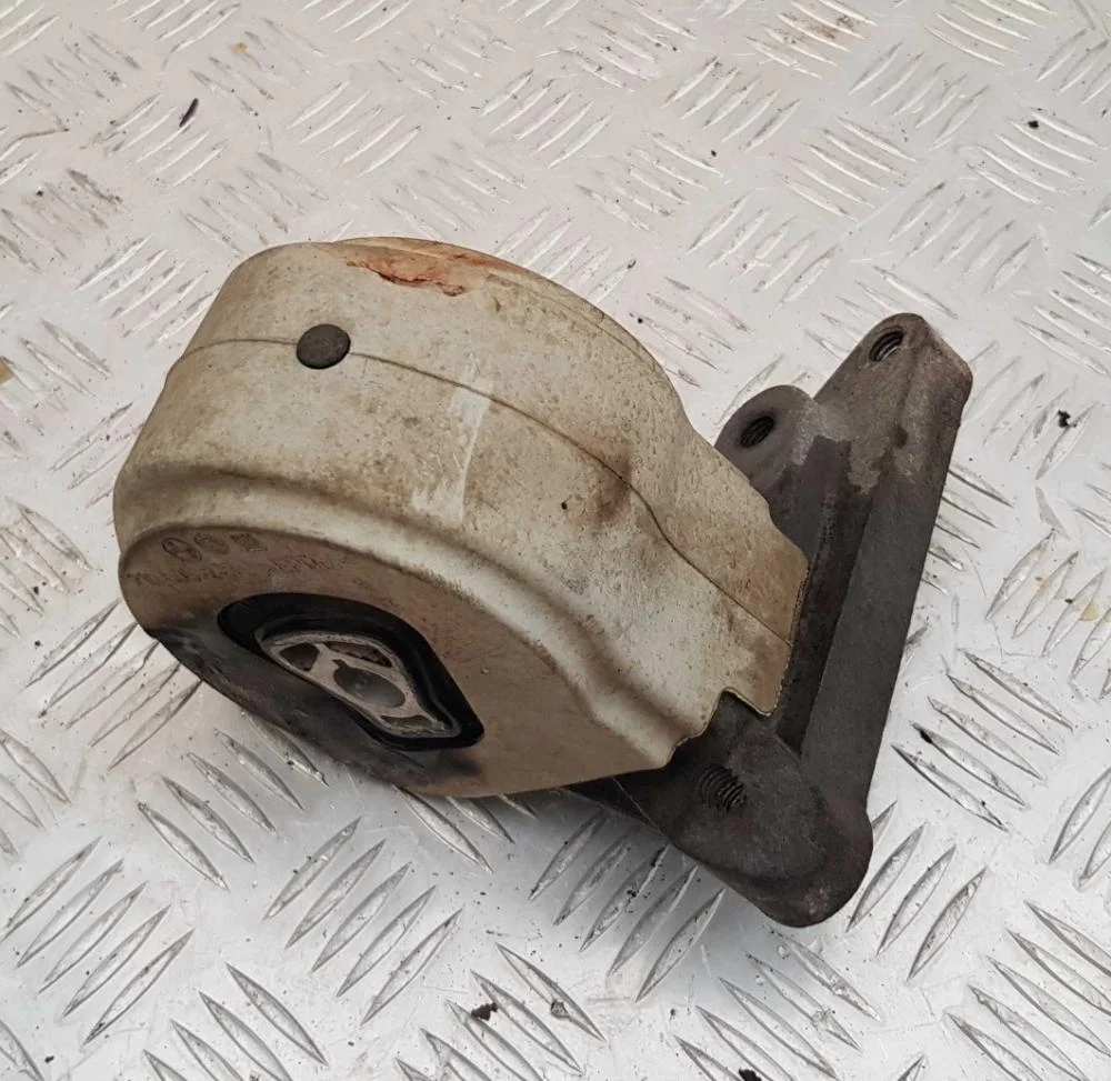 Опора АКПП задняя Cadillac SRX 2009-2016 13 108059