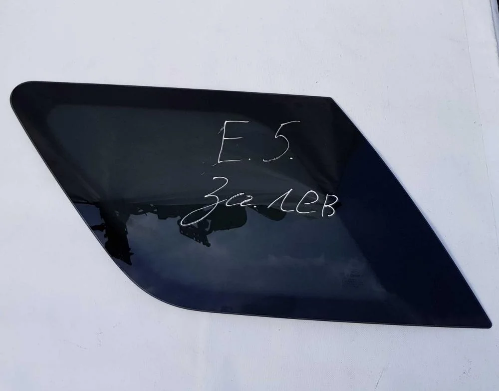Стекло задней форточки левое Ford Explorer  105599