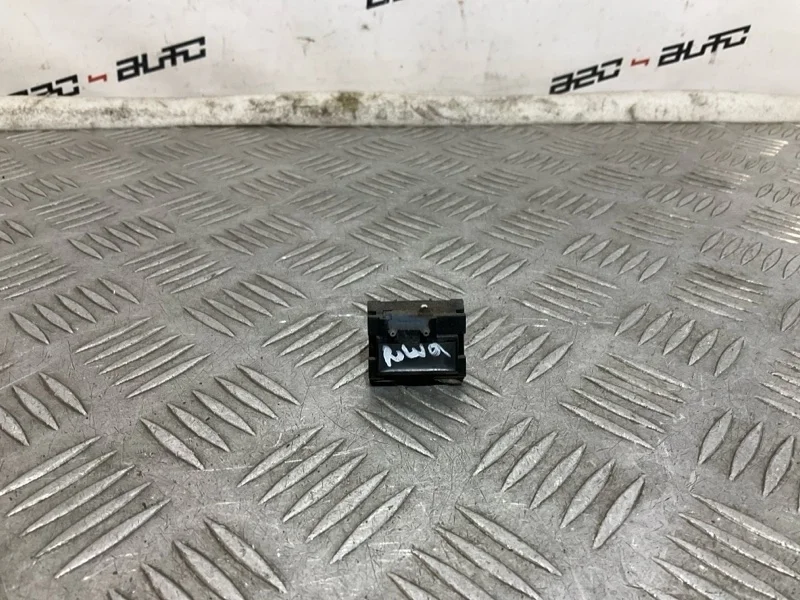 Кнопка открывания багажника Citroen Ds4 2012 8719F8 1