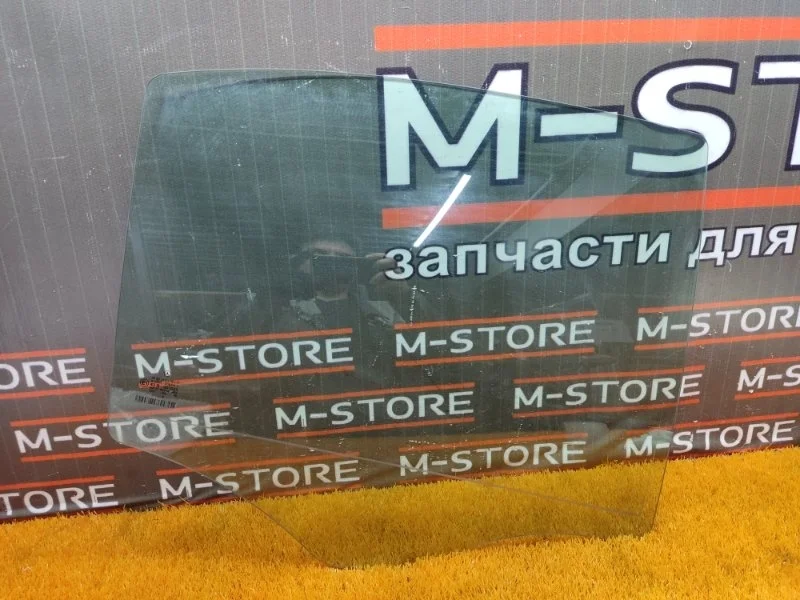 Стекло боковое Mercedes-Benz -class 2002 W211