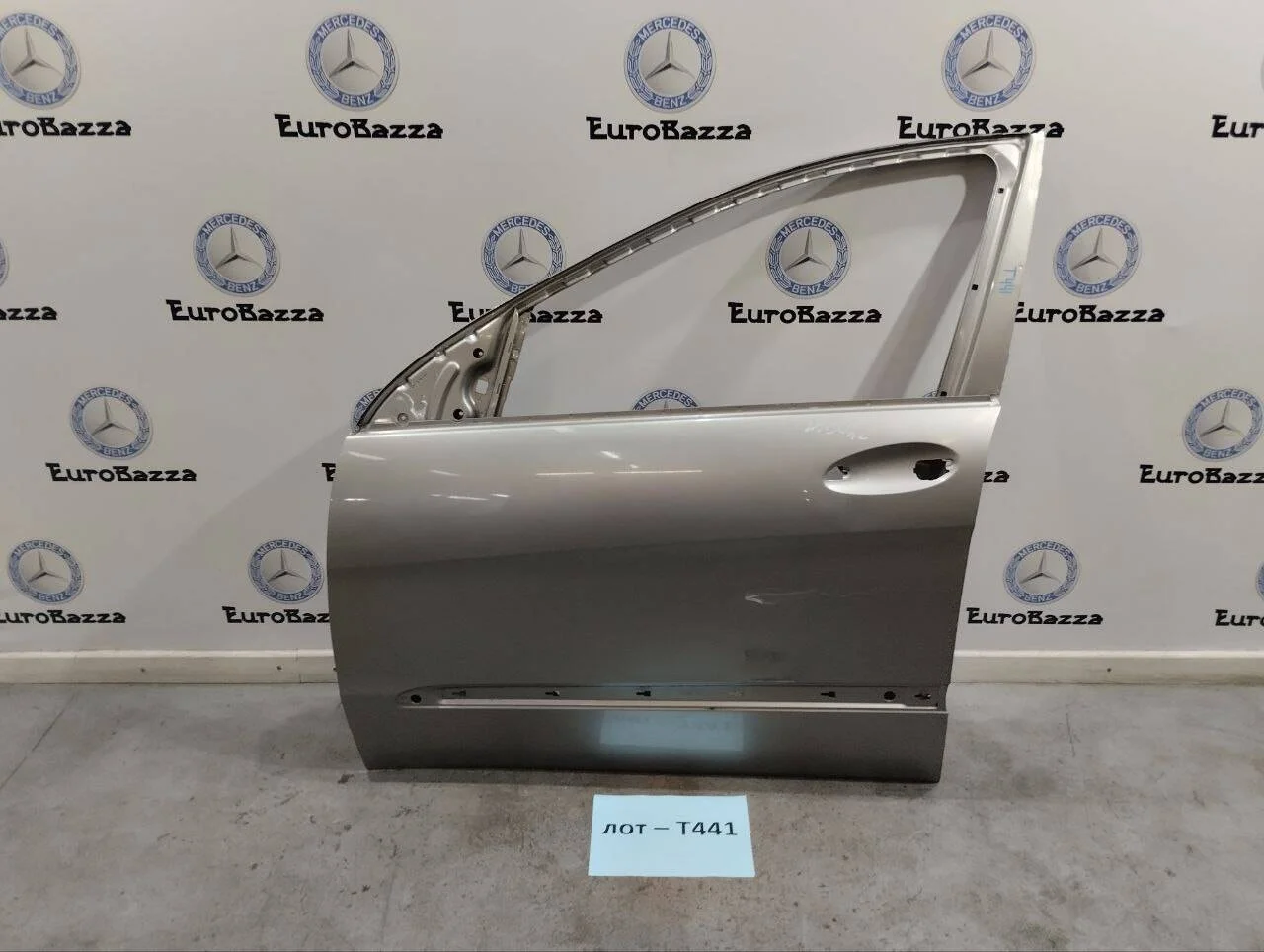 Дверь передняя левая Mercedes W251