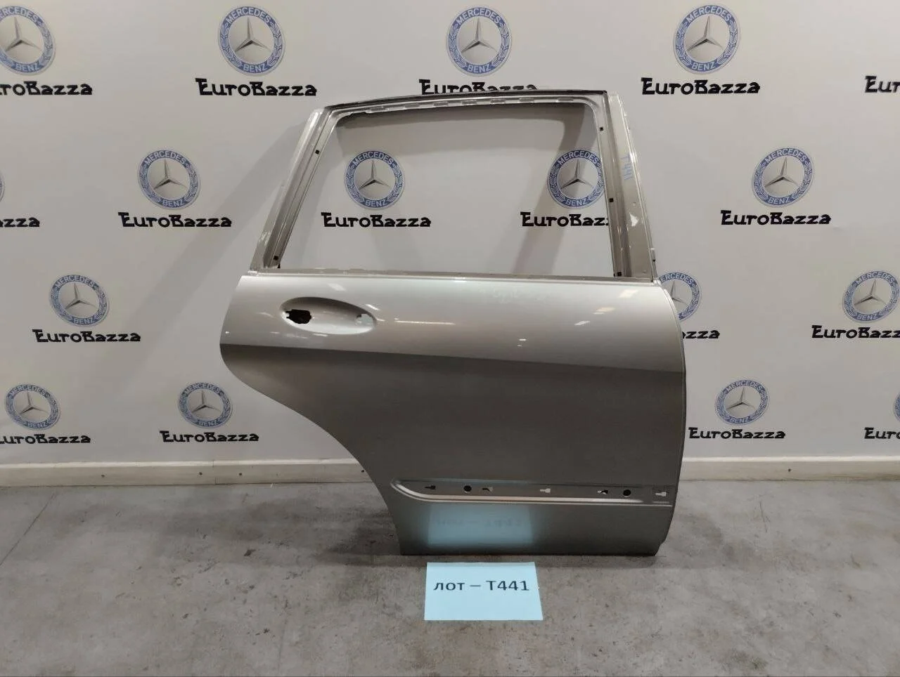 Дверь задняя правая Mercedes W251