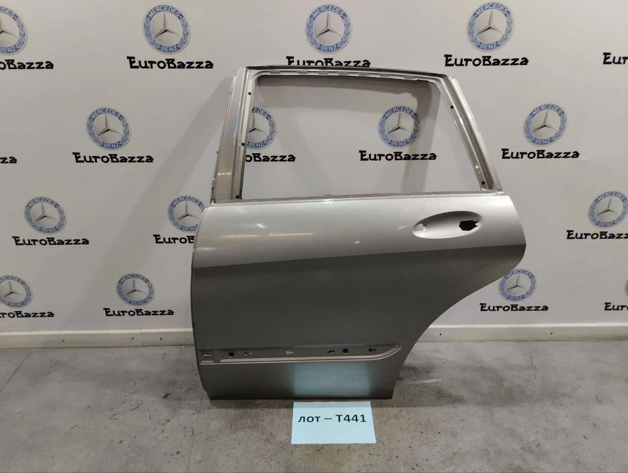 Дверь задняя левая Mercedes W251