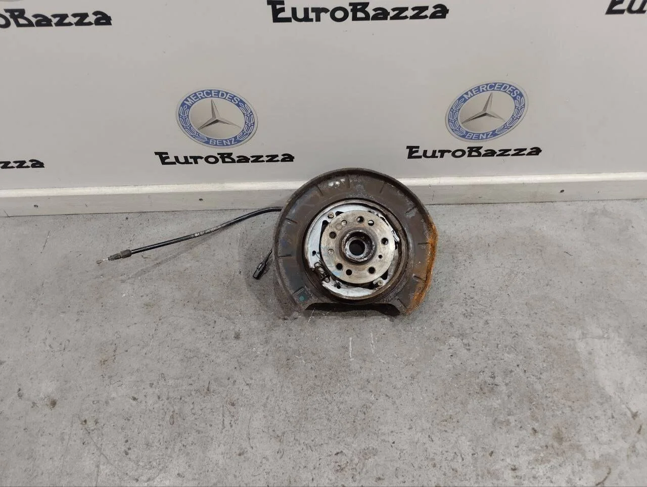 Задний левый кулак Mercedes W164