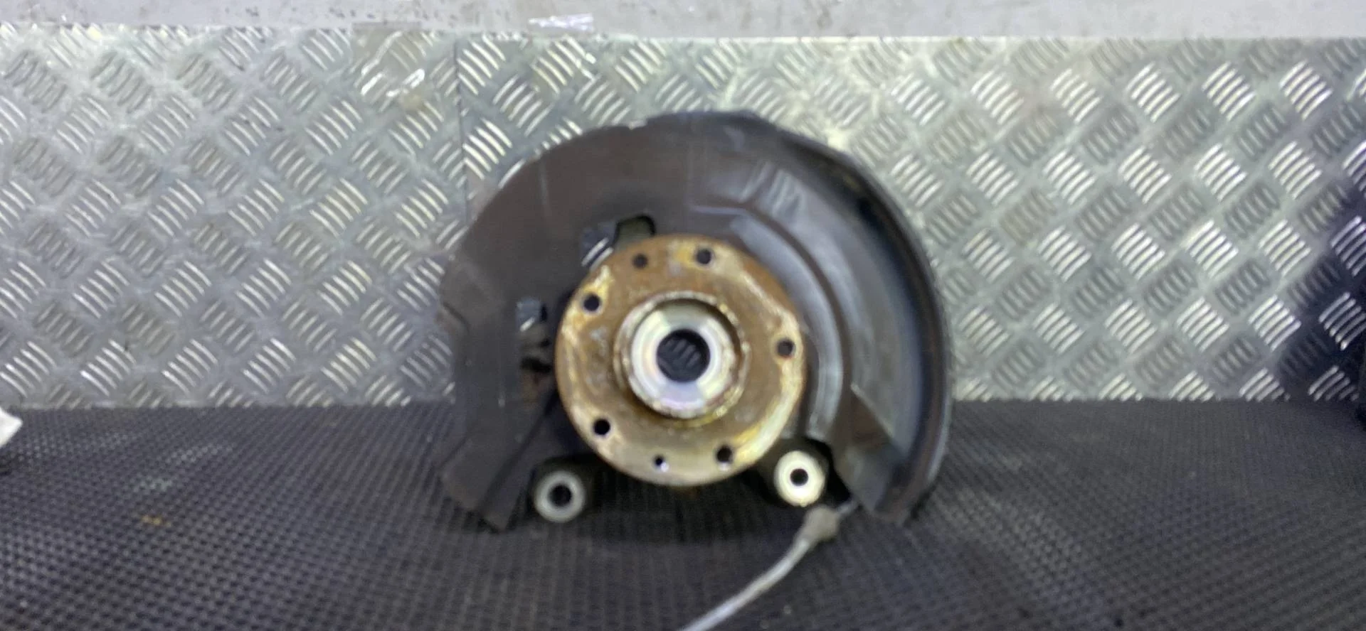 Кулак передний правый Nissan Qashqai 2 40014-4EA0A