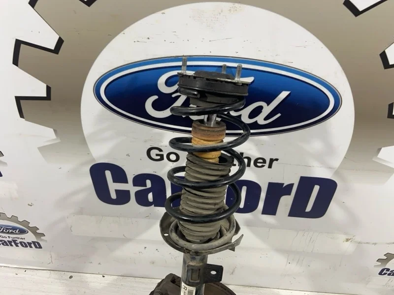 Амортизатор передний правый Ford Fiesta (08-12)