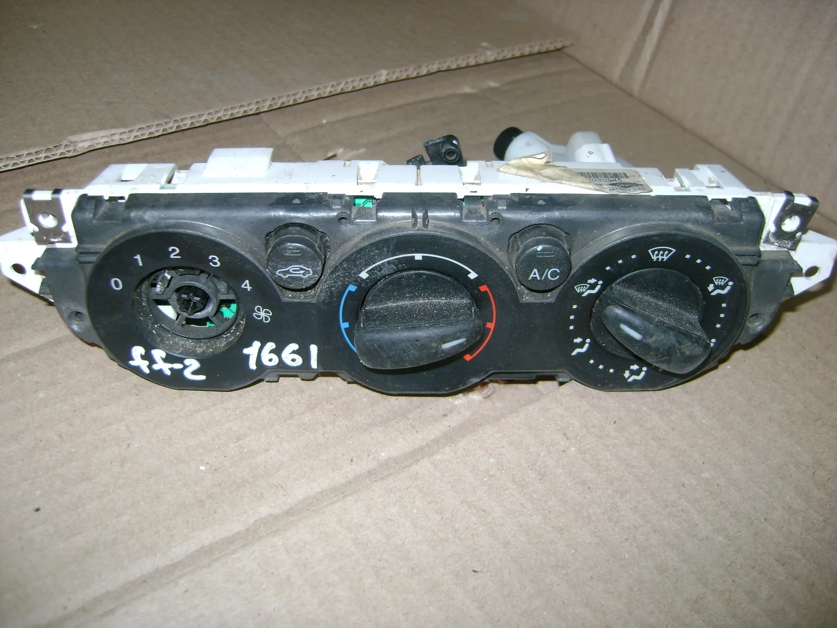 блок управления отопителем (печкой) Ford Focus II 2005-2011