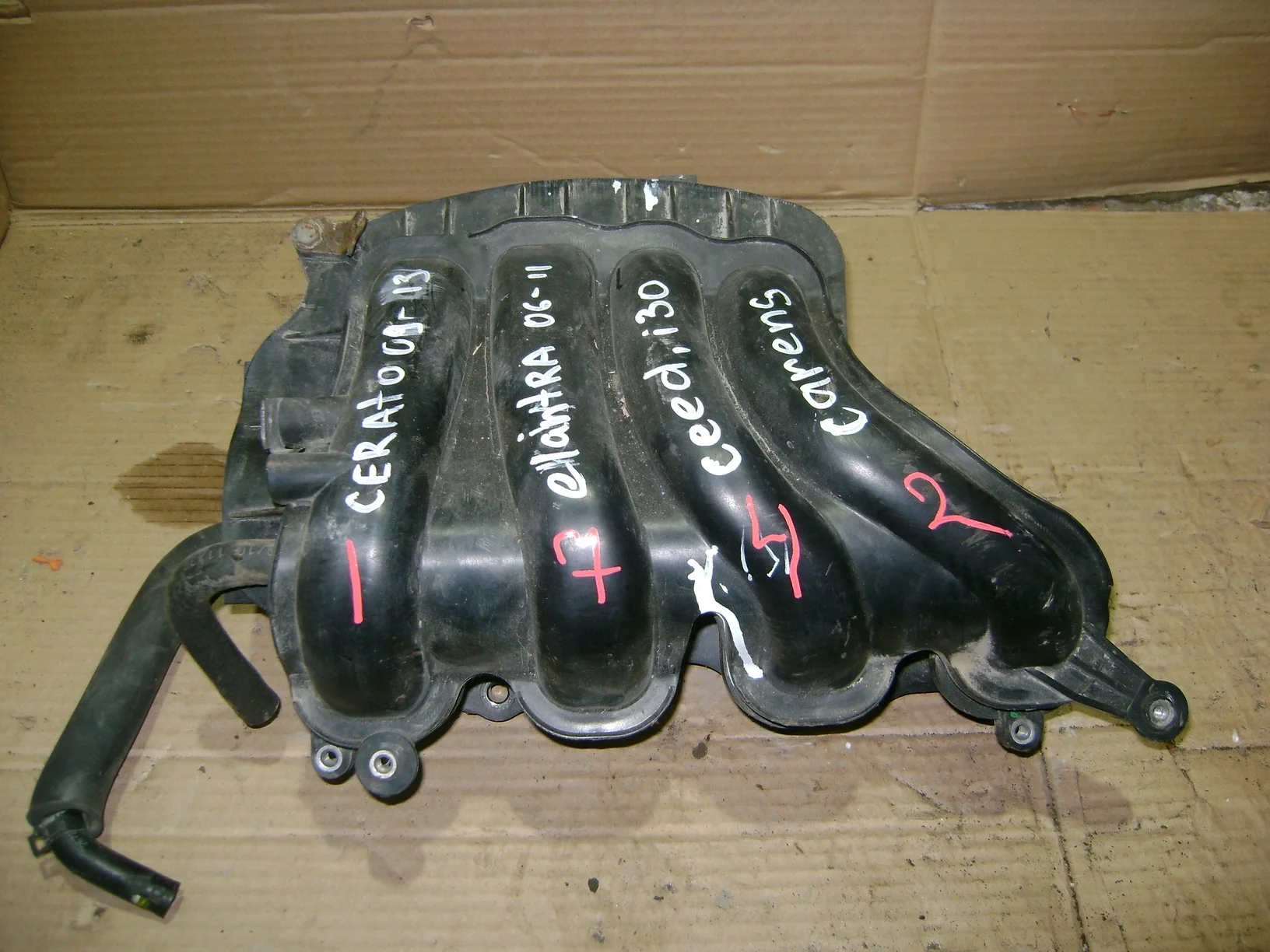 коллектор впускной Kia Cerato II (TD) 2008-2013