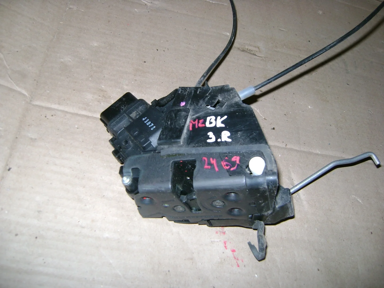 Замок двери задней правой Mazda Mazda 3 (BK) 2002-2008