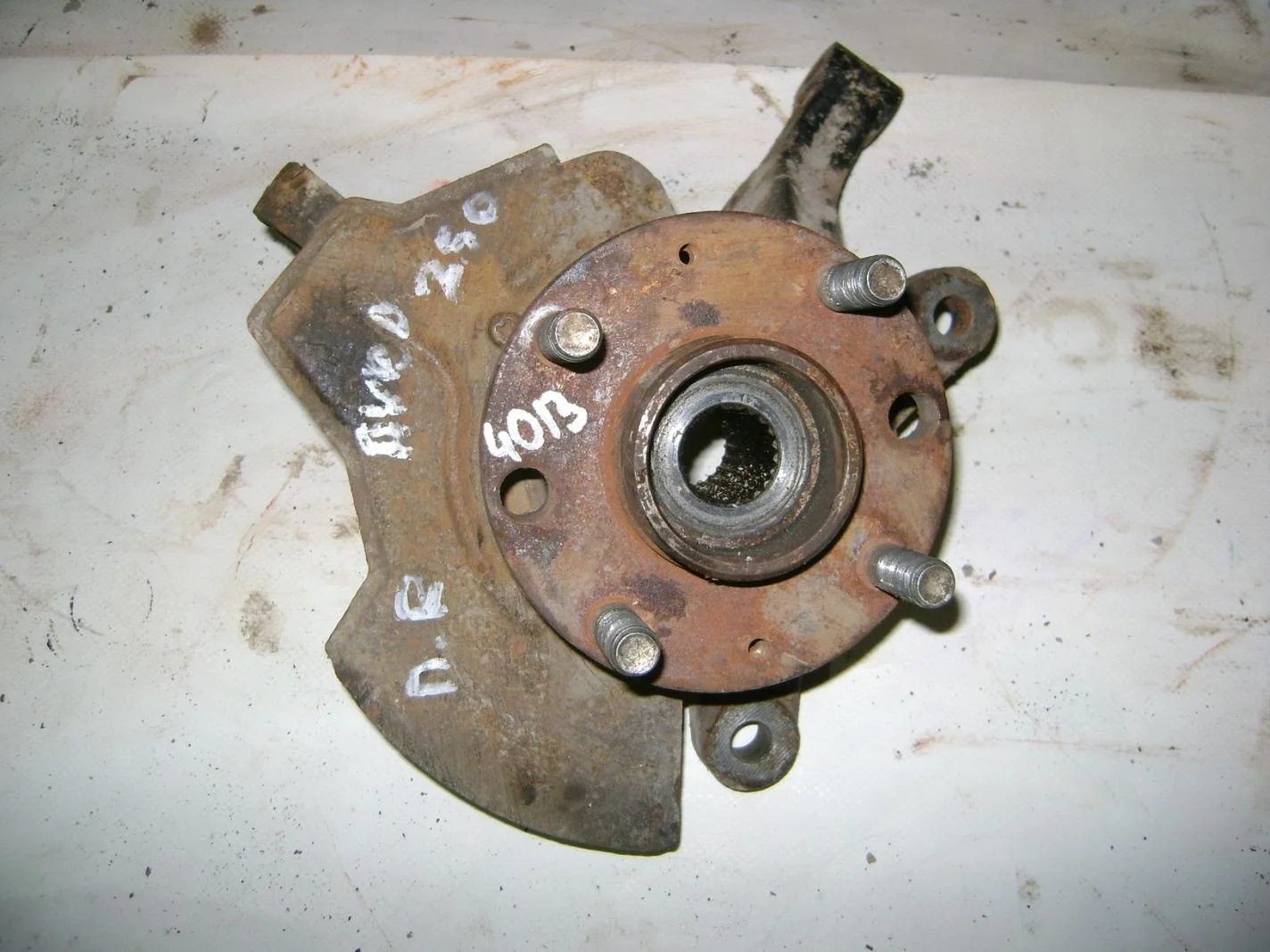 кулак поворотный Chevrolet Aveo (T250) 2008-2011
