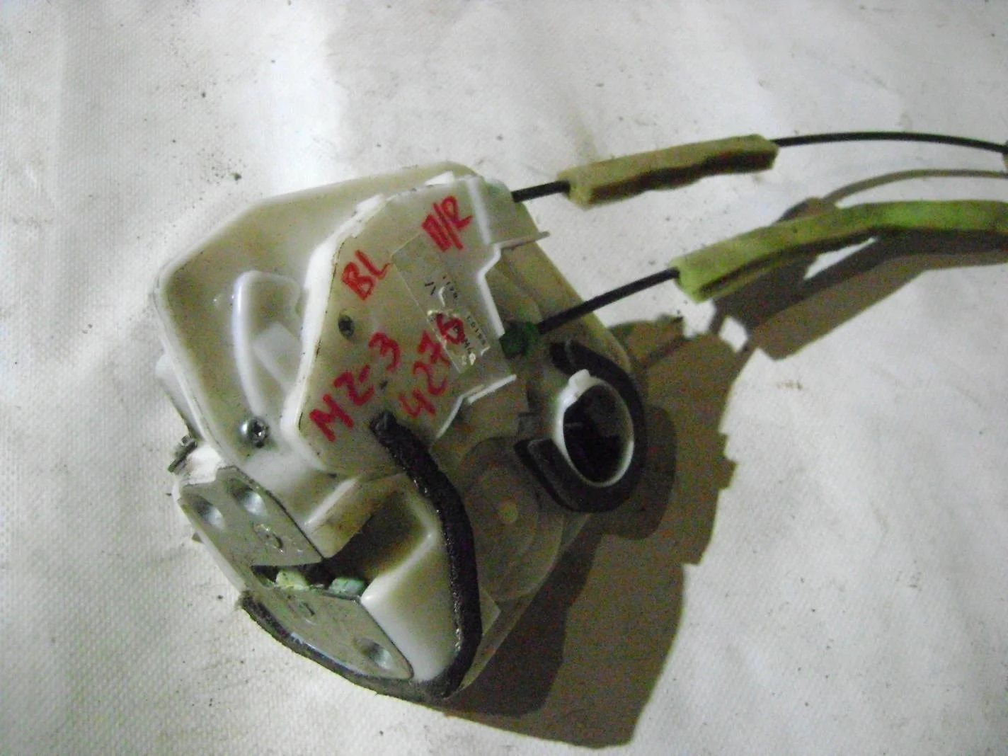 замок двери Mazda Mazda 3 (BL) 2008-2013