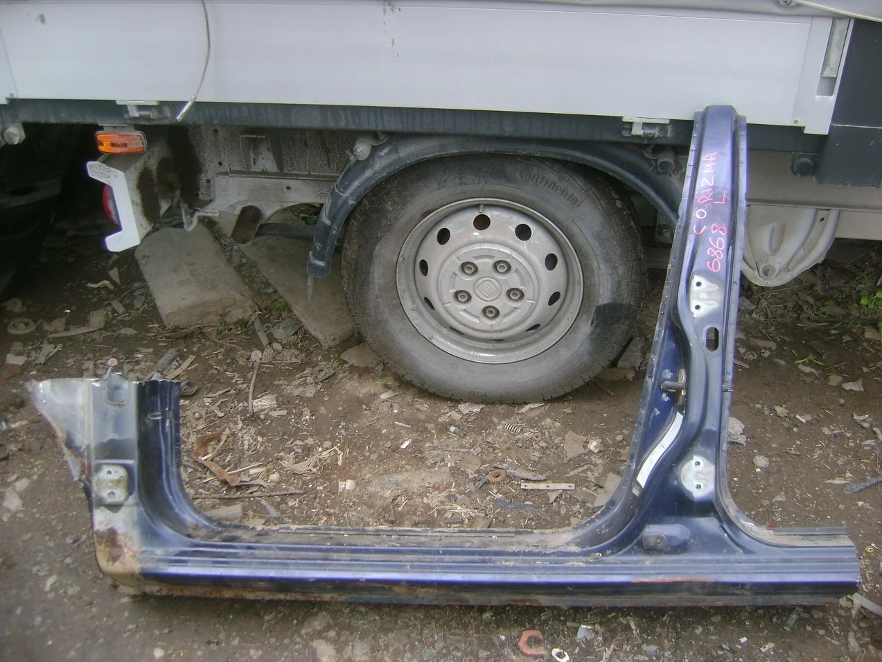 порог со стойкой Mitsubishi Carisma (DA) 1995-2003