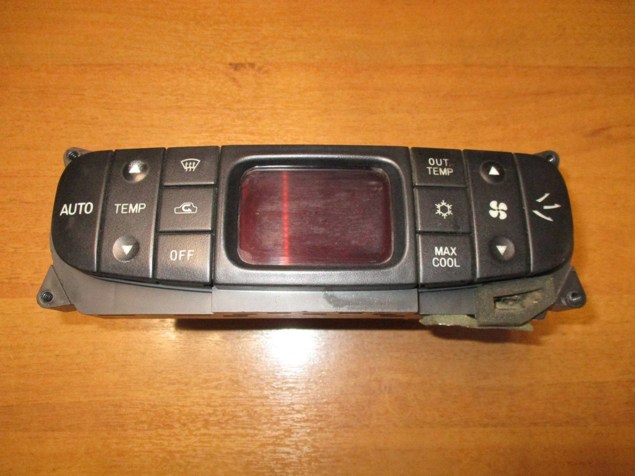 блок управления климатической установкой Mitsubishi Carisma (DA) 1995-2003
