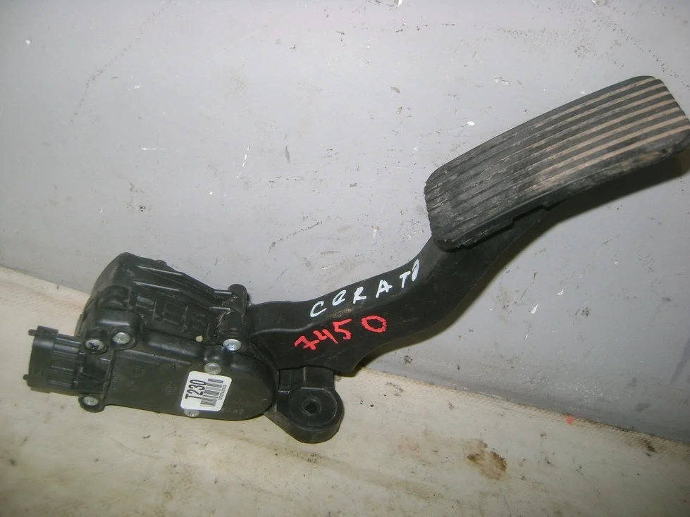 Педаль газа Kia Cerato I (LD) 2003-2008