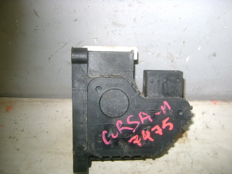 педаль газа Opel Corsa D 2006-2014