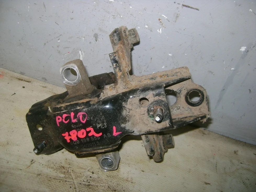 опора кпп VW Polo Sedan 2010-2020