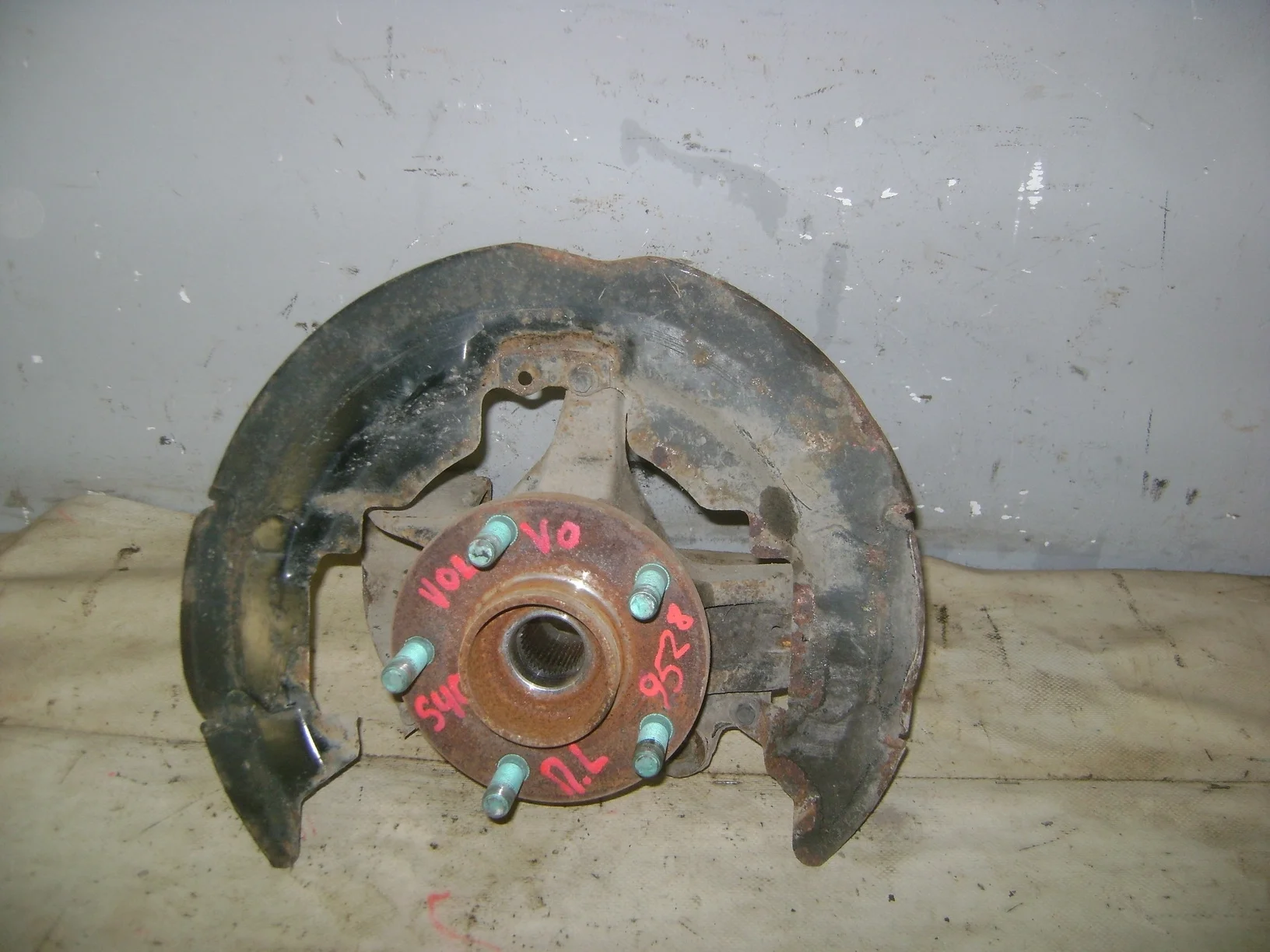 кулак поворотный Volvo S40 II 2004-2012
