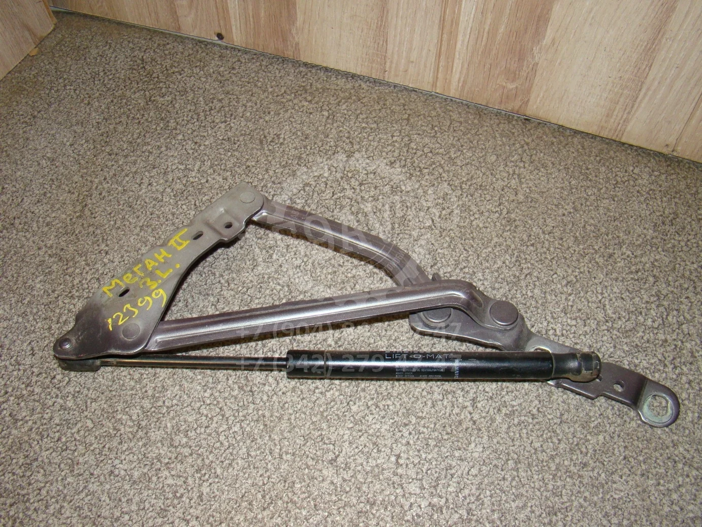 Петля крышки багажника Renault Megane II 2002-2009