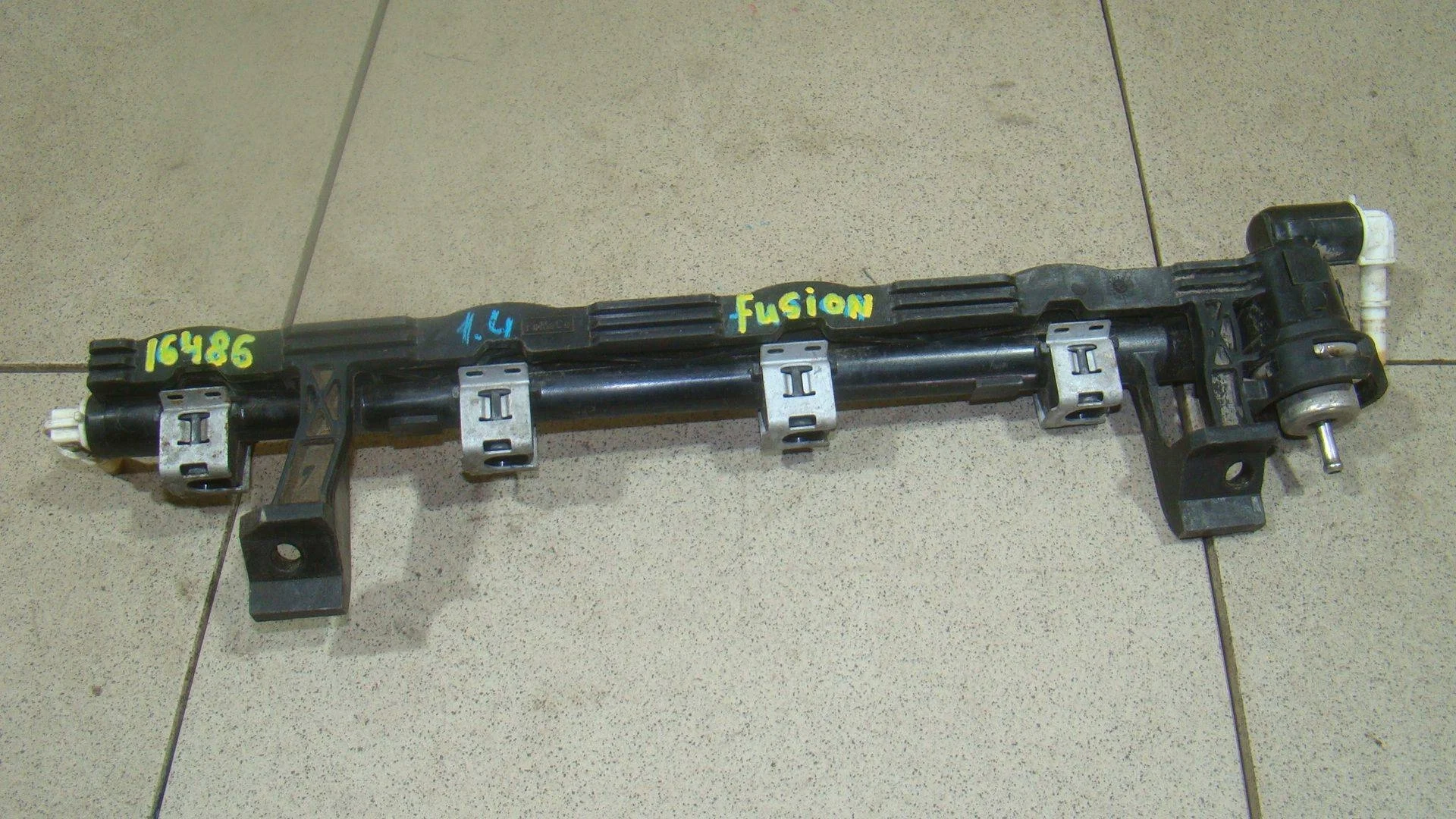 рейка топливная (рампа) Ford Fusion 2002-2012