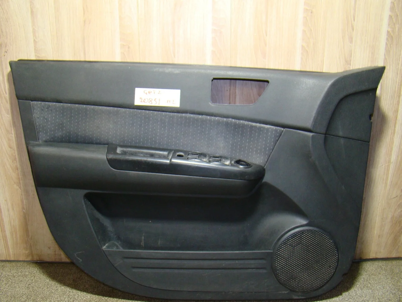 Обшивка двери передней левой Hyundai Getz 2002-2011